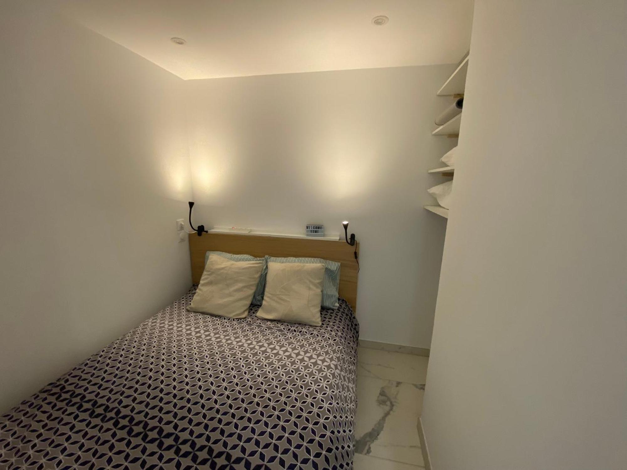 Appartement Face Mer Et Port Santa Lucia Climatise Et Wifi Saint-Raphael  Exterior photo